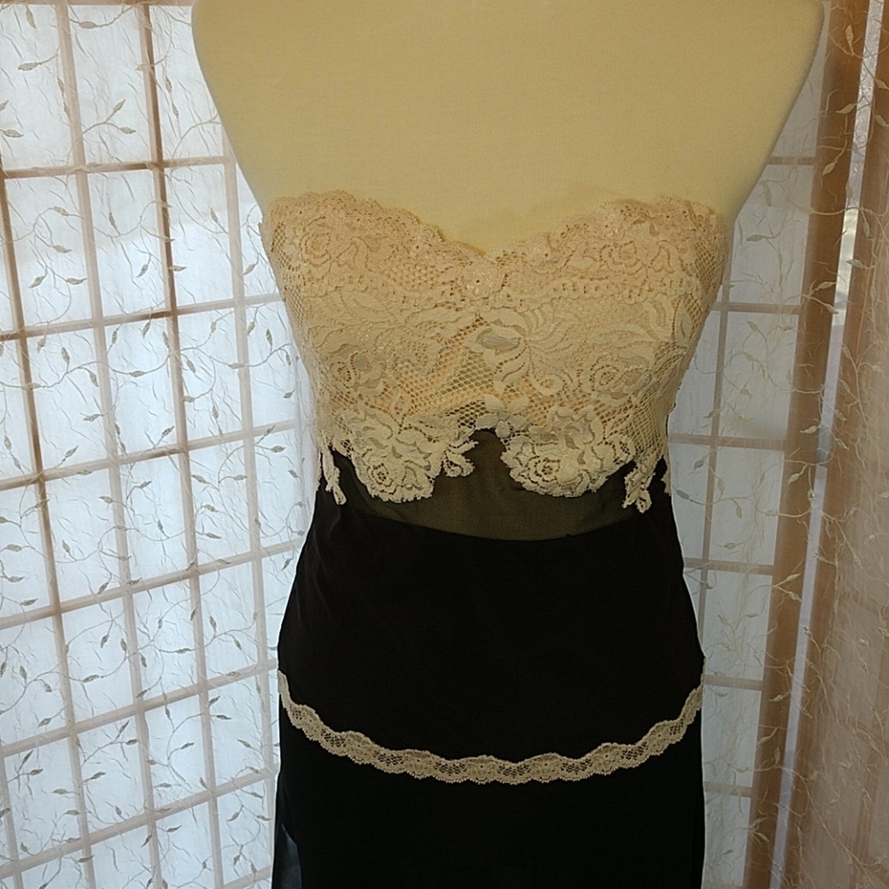 Black and cream strapless top